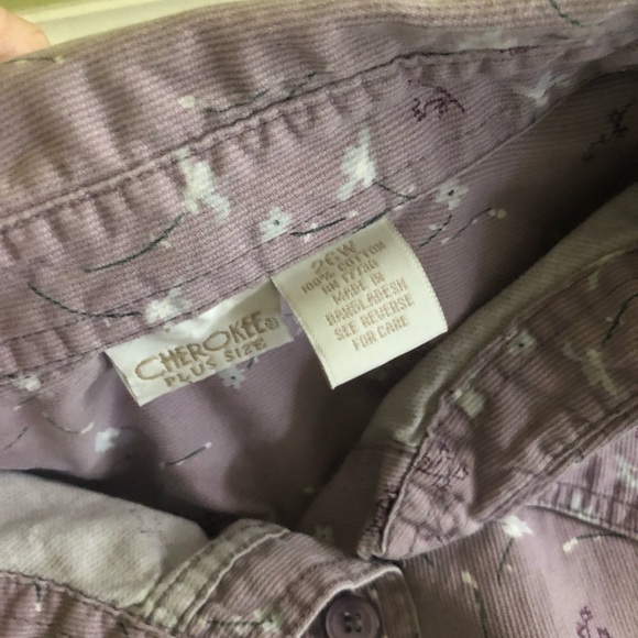 Cherokee Lavender Floral Button Down Shirt - Picture 4 of 5